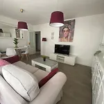 Itos Flats Apartamento